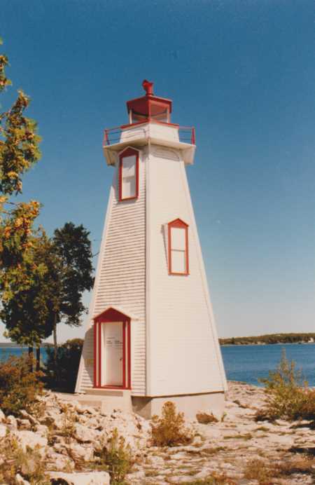 tobermory ontario lighthouse